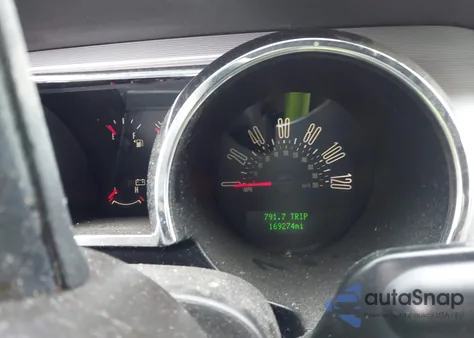 2009 Ford Mustang V6/V6 Premium z USA, uszkodzony, nr VIN 1ZVHT84NX95119928